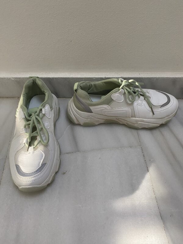 Λευκά με Φυστικί Χρώμα Sneakers
